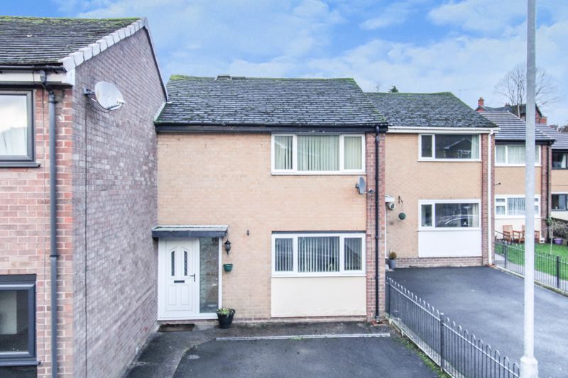 2 bed terraced house for sale in Hencroft, Leek ST13 Zoopla