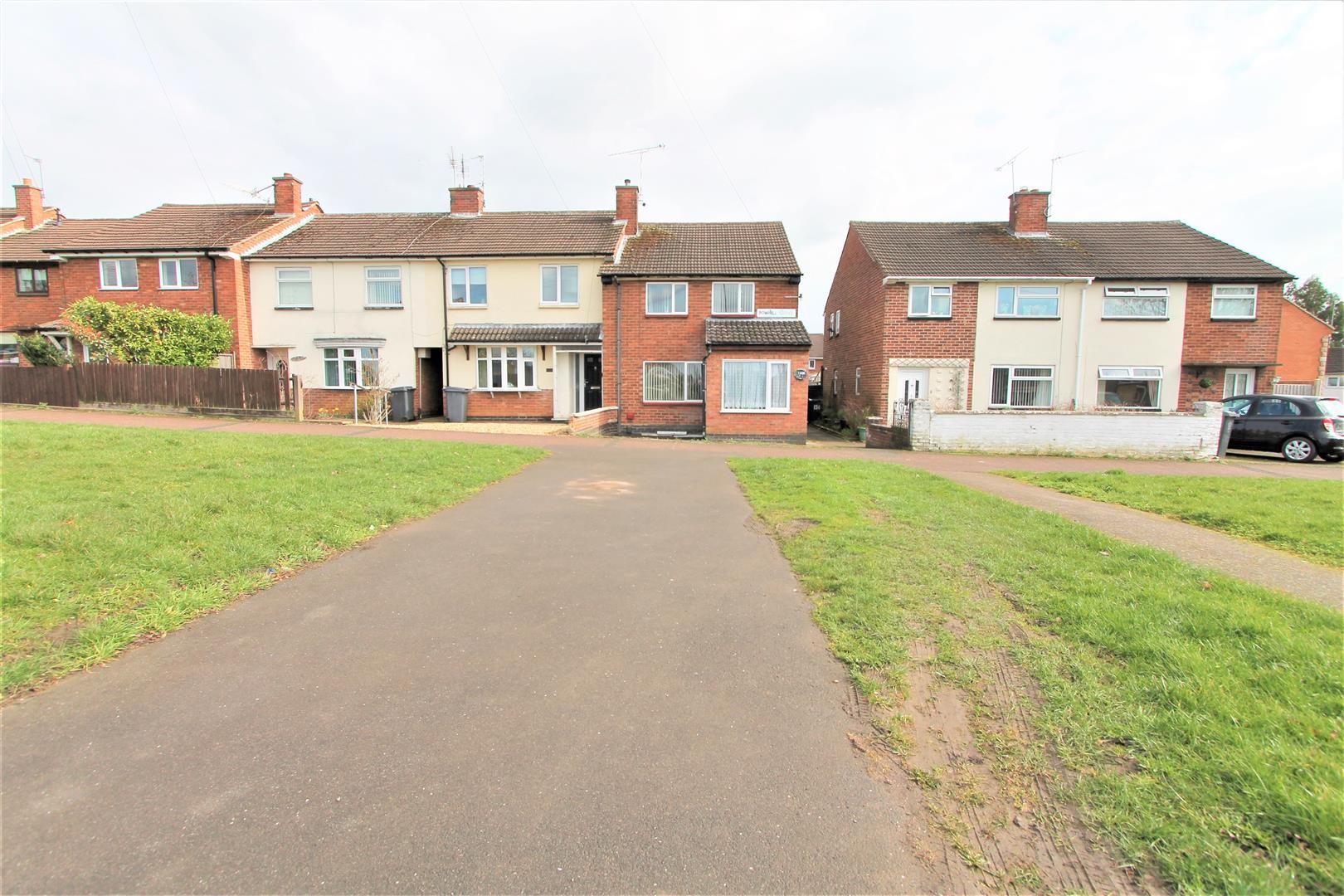 Bowhill Grove Thurnby Lodge Leicester LE5  