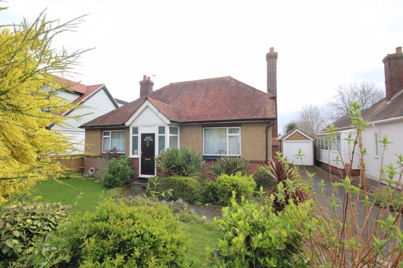 2 bed detached bungalow for sale in Thorpe Avenue, Tonbridge TN10 Zoopla