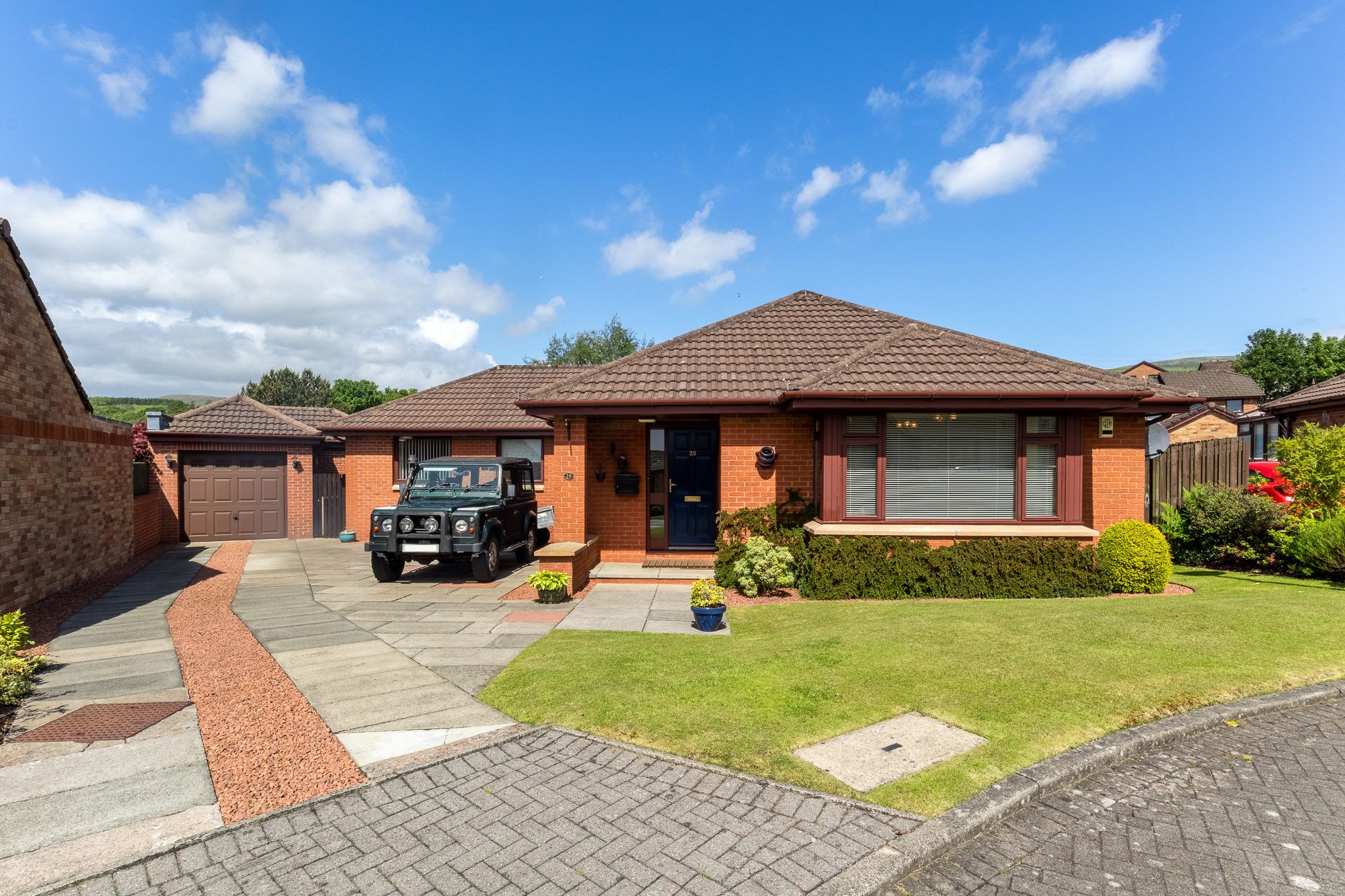 4 bed detached bungalow for sale in 28 Strone Gardens, Kilsyth G65 Zoopla