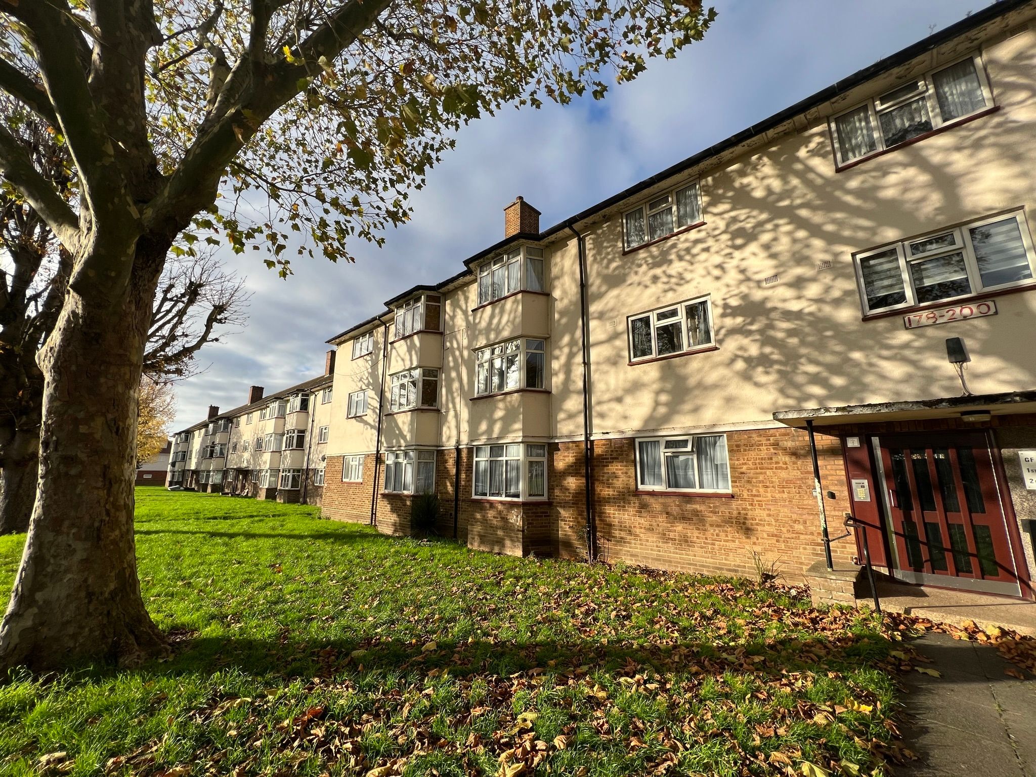 2 bed flat for sale in Dagenham Road, Rush Green, Romford RM7 Zoopla