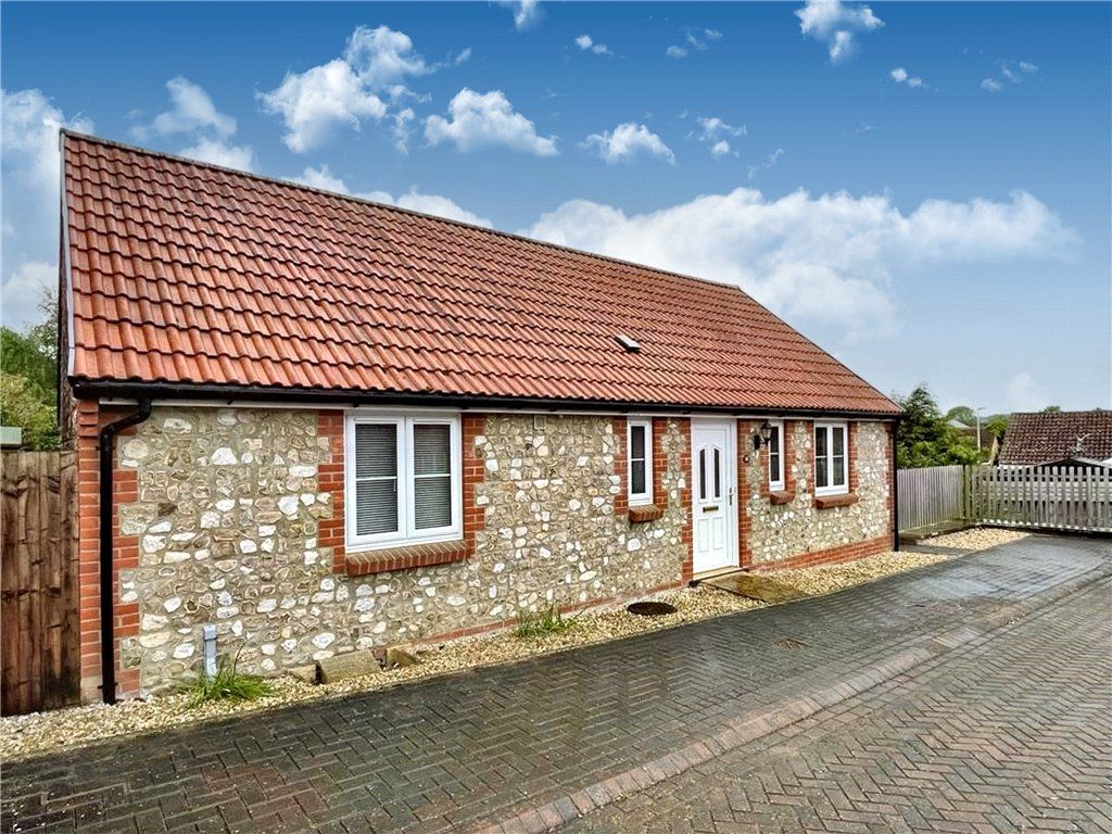 3 bed bungalow for sale in Dukes Way, Axminster, Devon EX13 Zoopla