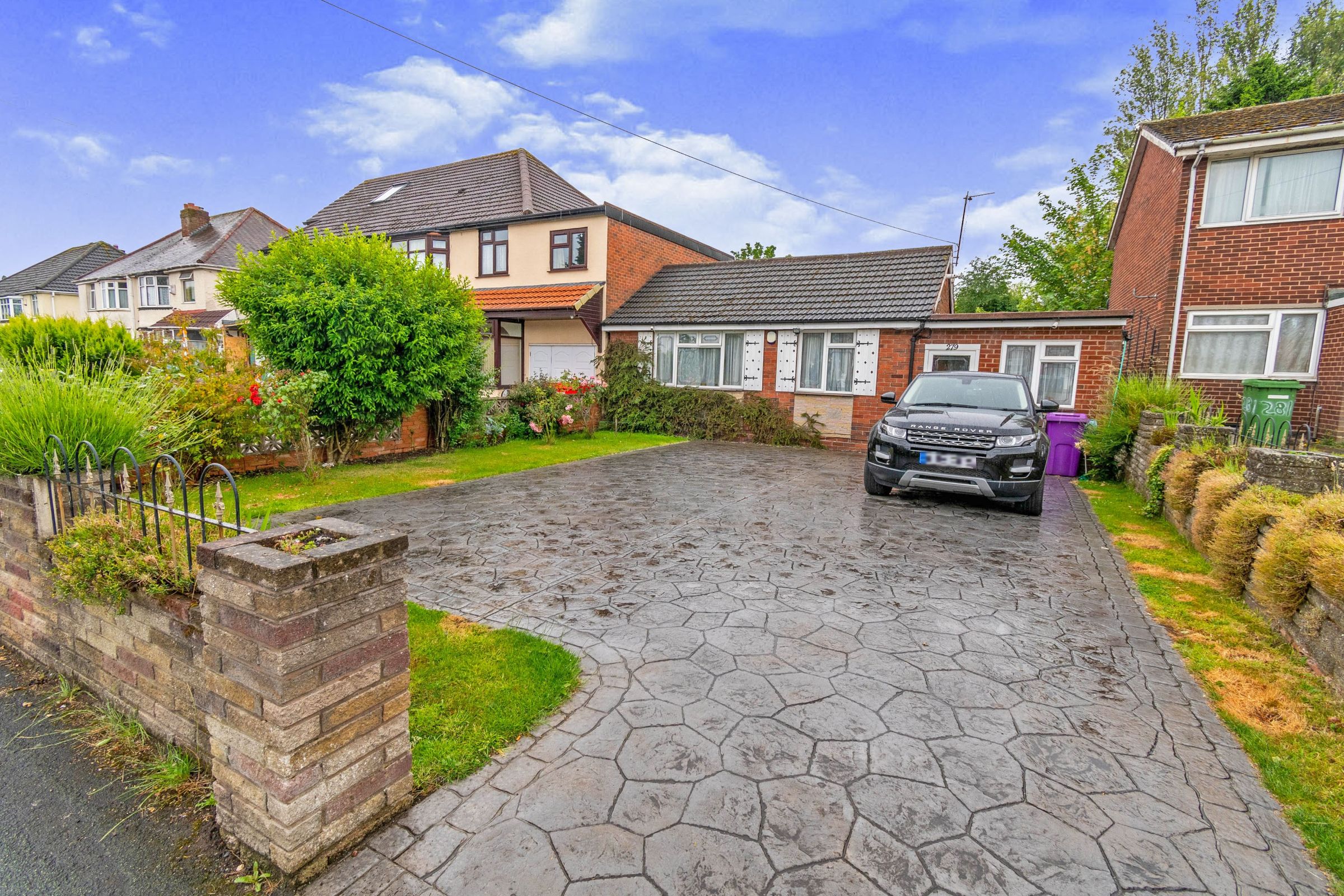 5 bed bungalow for sale in Wolverhampton Road East, Wolverhampton, West