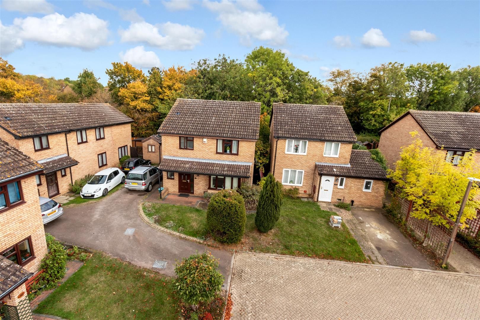 3 bed detached house for sale in Stokenchurch Place, Bradwell Common