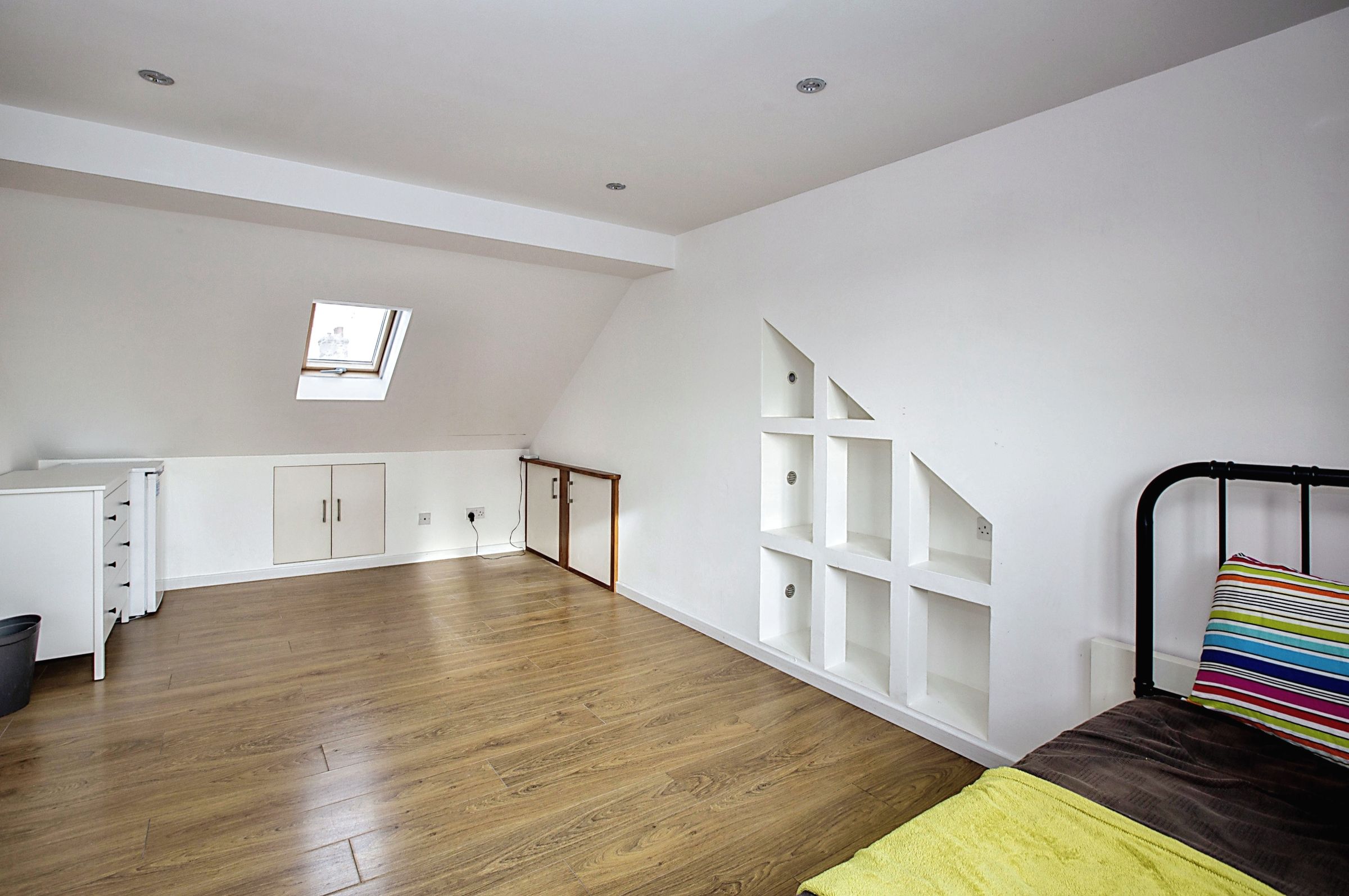 3 bed flat for sale in Wolsey Avenue, East Ham, London E6 Zoopla