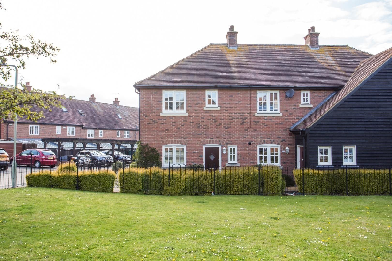 2 bed end terrace house for sale in Gardners Close, Ash, Canterbury CT3