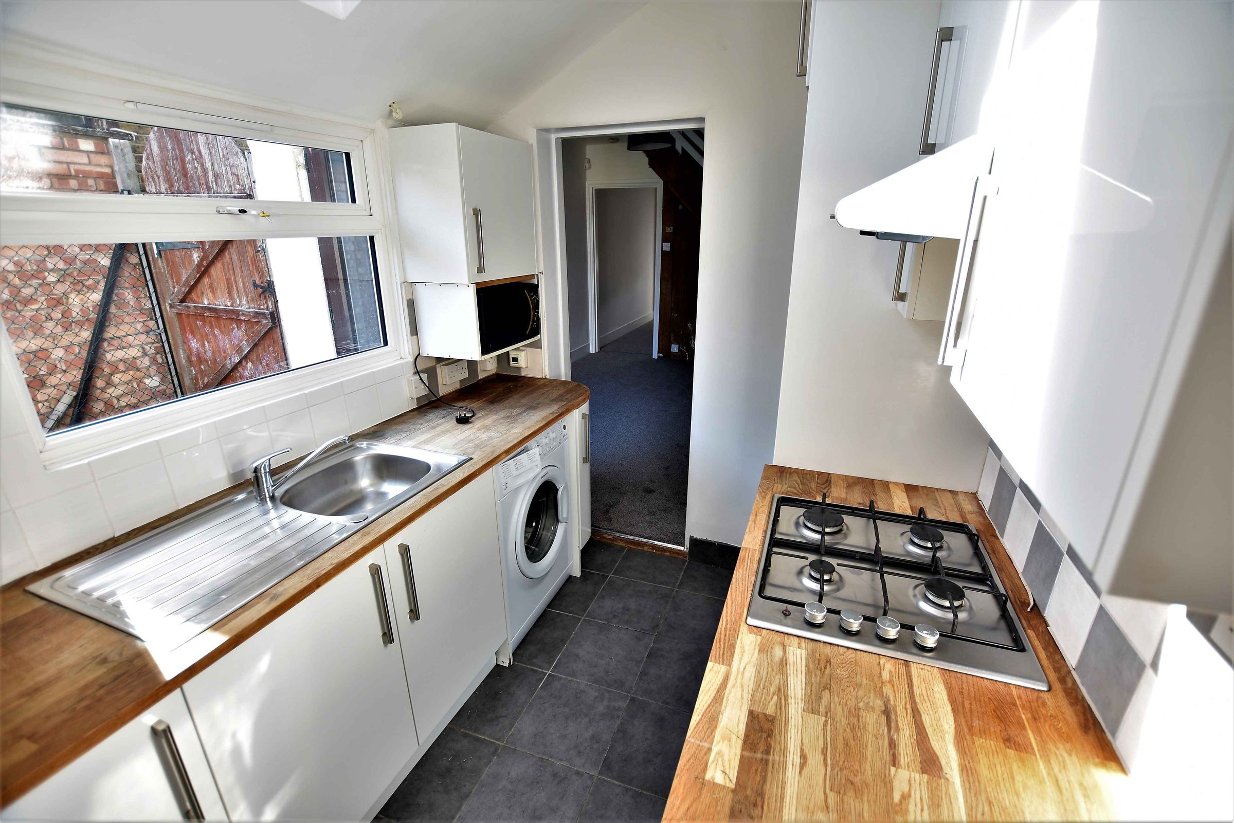 2 bed cottage for sale in Hounslow Road, Hanworth, Middlesex TW13 Zoopla