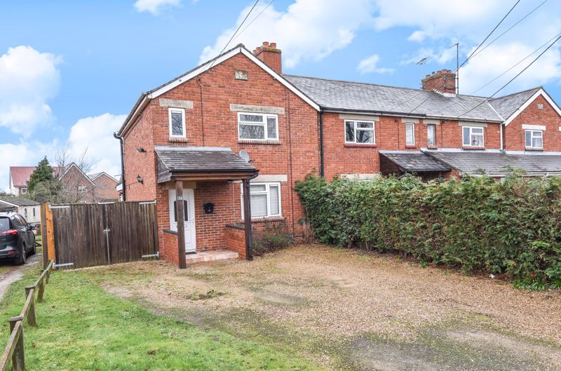 3 bed semidetached house for sale in Milton Road, Sutton Courtenay