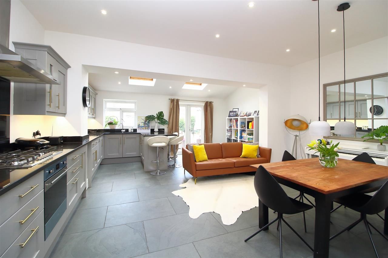 4 bed property to rent in Mayfield Avenue, London W13 Zoopla