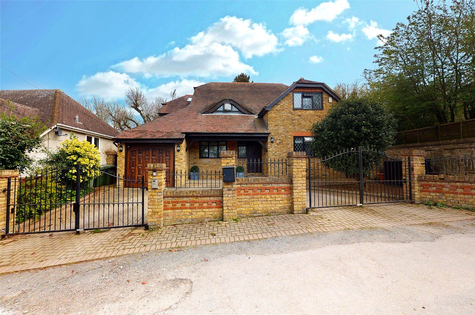 5 bed detached house for sale in Stacey Drive, Langdon Hills, Basildon