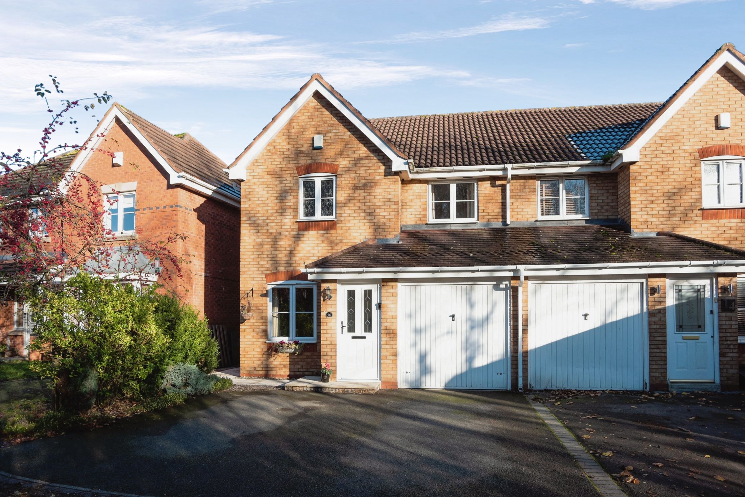 3 bed semidetached house for sale in Lambourne Way, Norton Canes