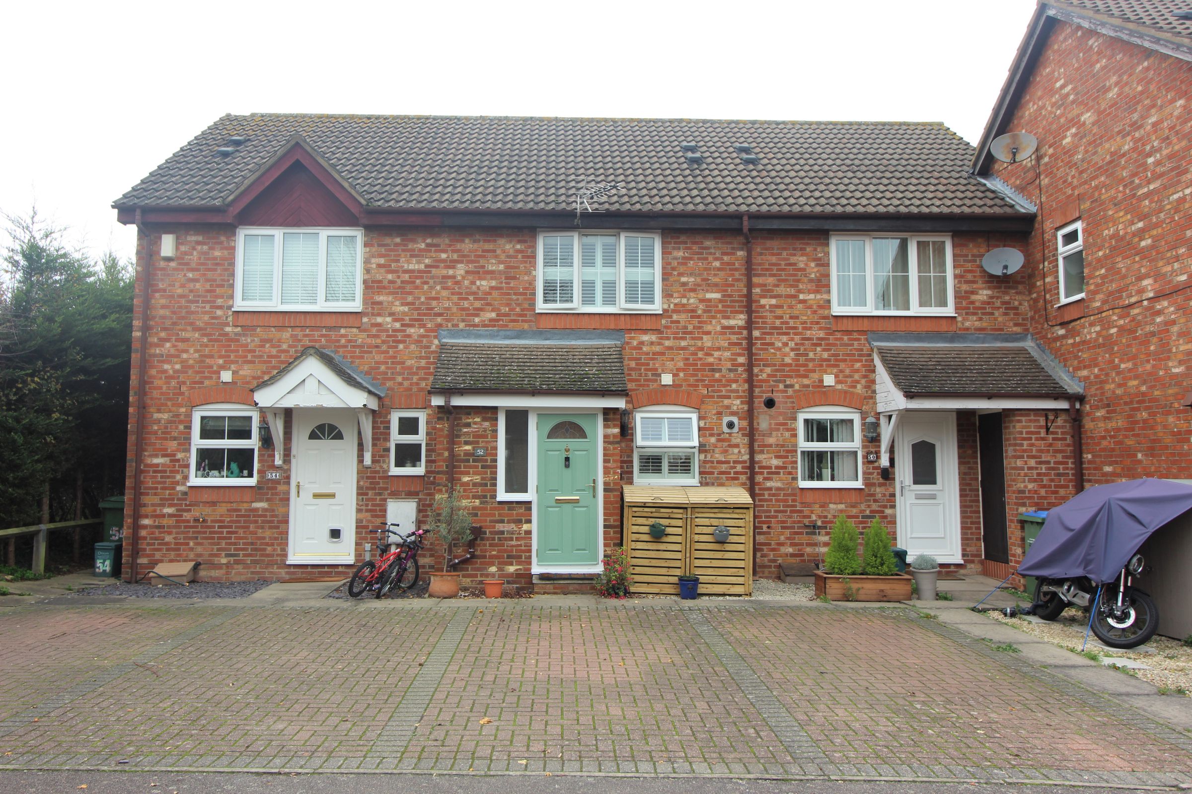 2 bed terraced house for sale in Weldon Drive, West Molesey KT8 Zoopla