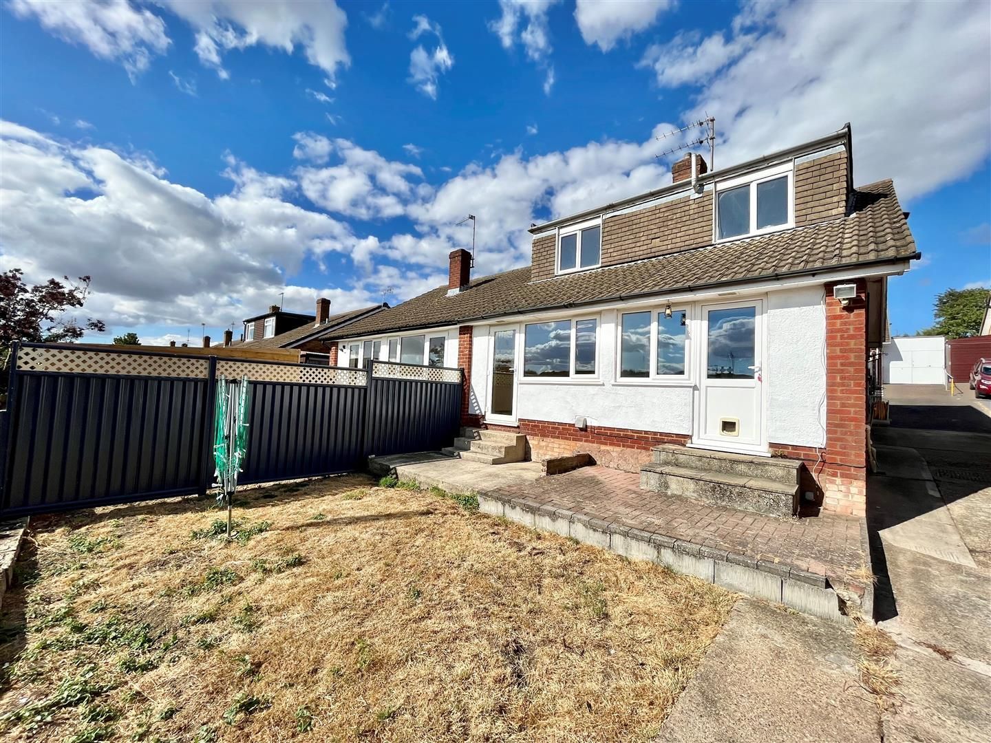 4 bed semidetached house for sale in Arundel Close, Tuffley