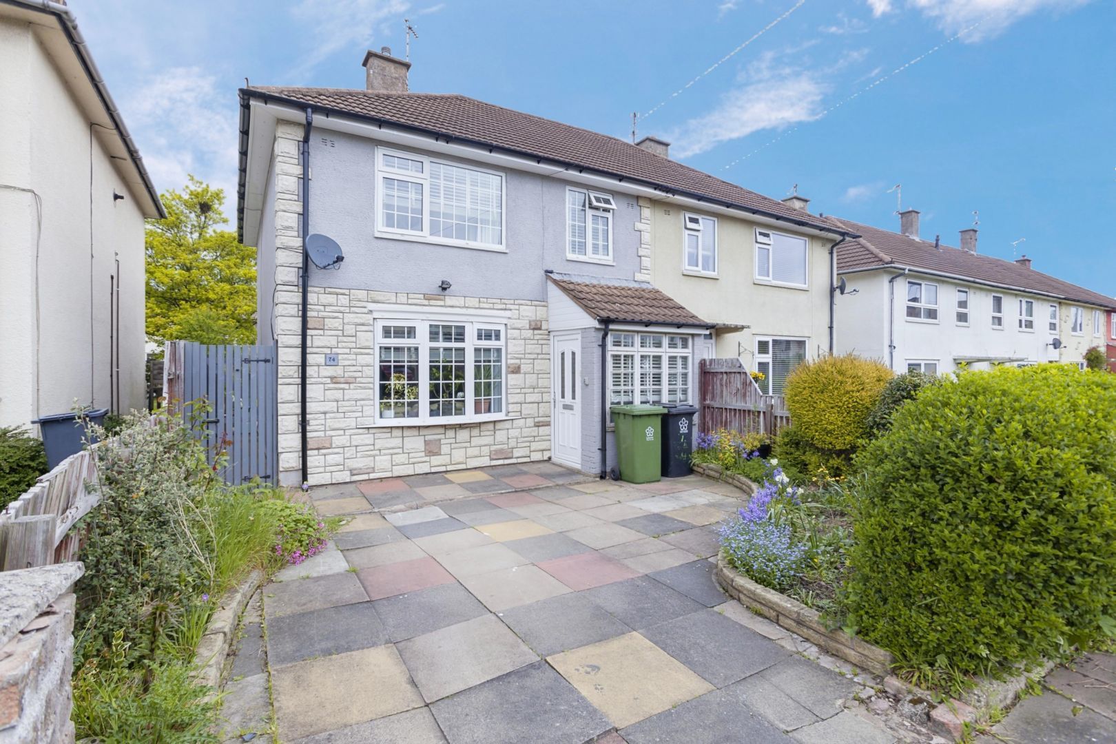 3 bed semidetached house for sale in Whitteney Drive North, Eyres