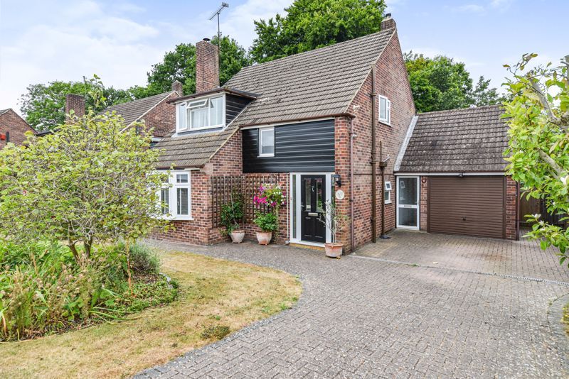 3 bed detached house for sale in Roundway, Waterlooville PO7 Zoopla