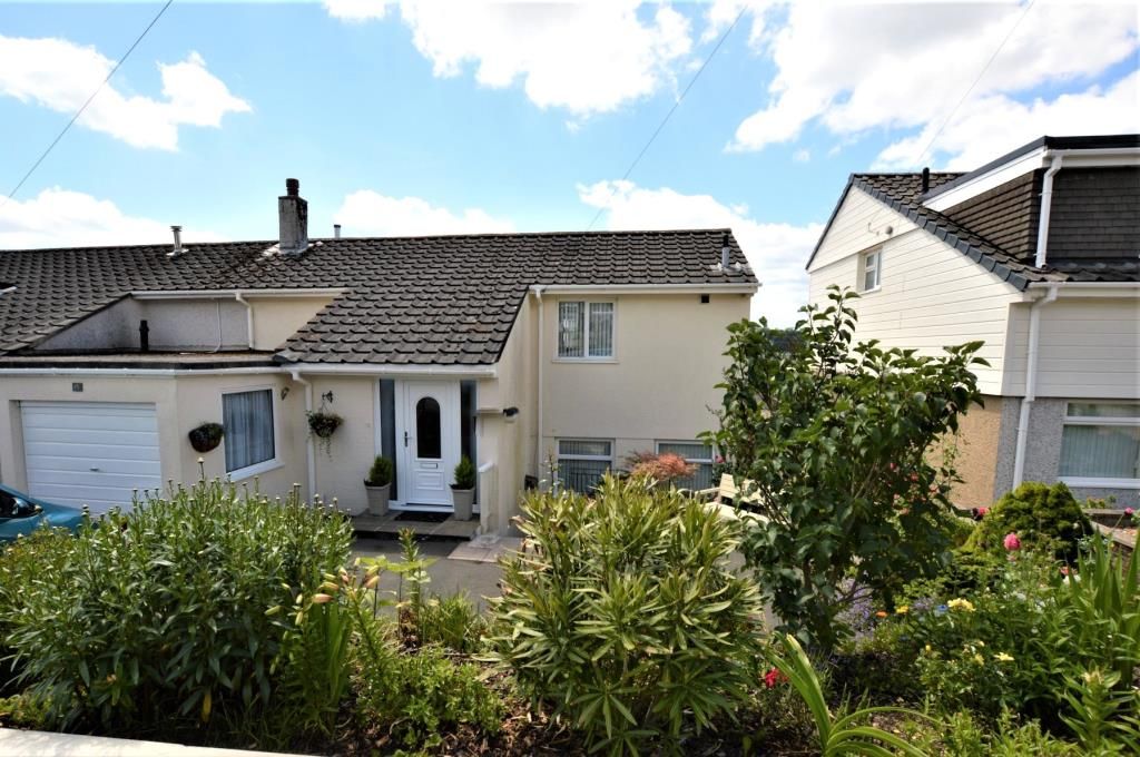 3 bed semidetached house for sale in South View Park, Plympton