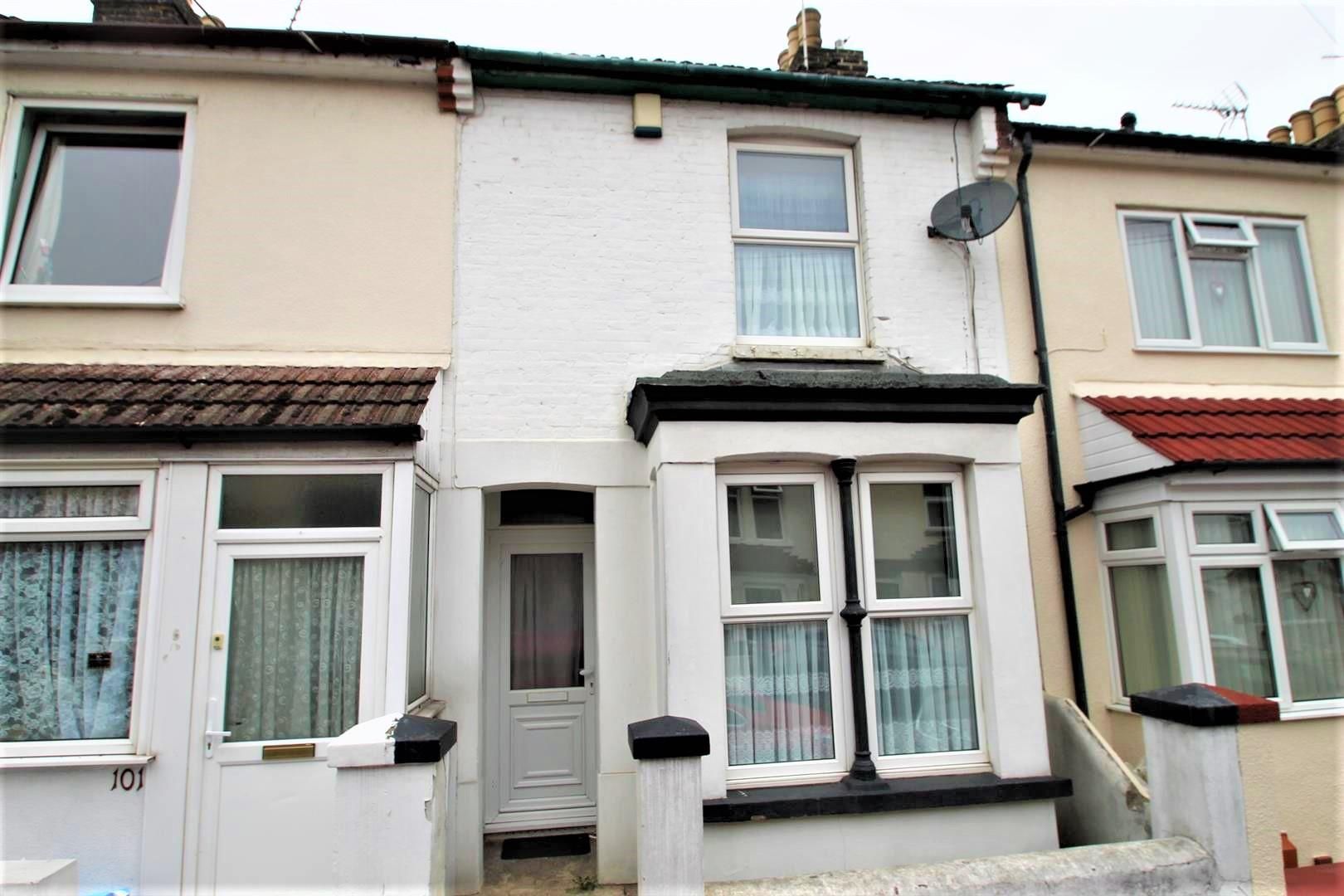 3 bed terraced house for sale in Albany Road, Gillingham ME7 Zoopla