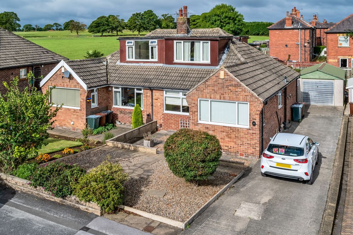 3 bed bungalow for sale in Dean Park Drive, Drighlington, Bradford BD11