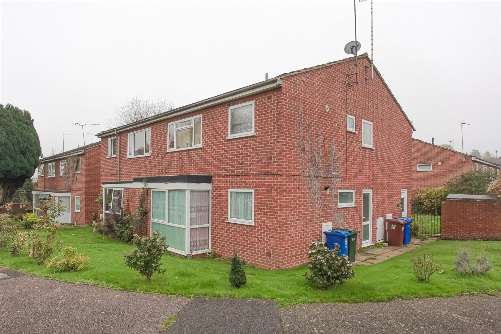 2 bed for sale in Lodge Close, Banbury OX16 Zoopla