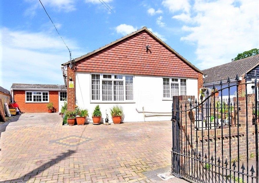 3 bed bungalow for sale in Cuckolds Green Road, Lower Stoke, Rochester