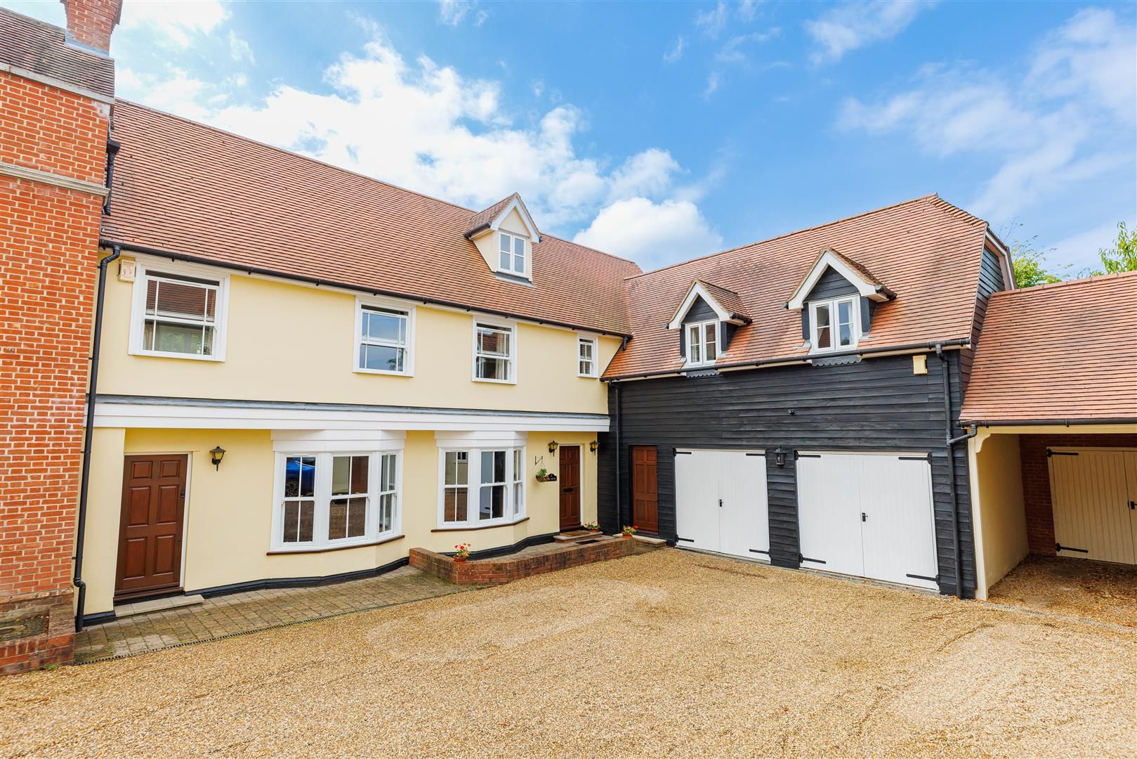 5 bed linkdetached house for sale in Ruffels Place, Stebbing, Dunmow CM6 Zoopla