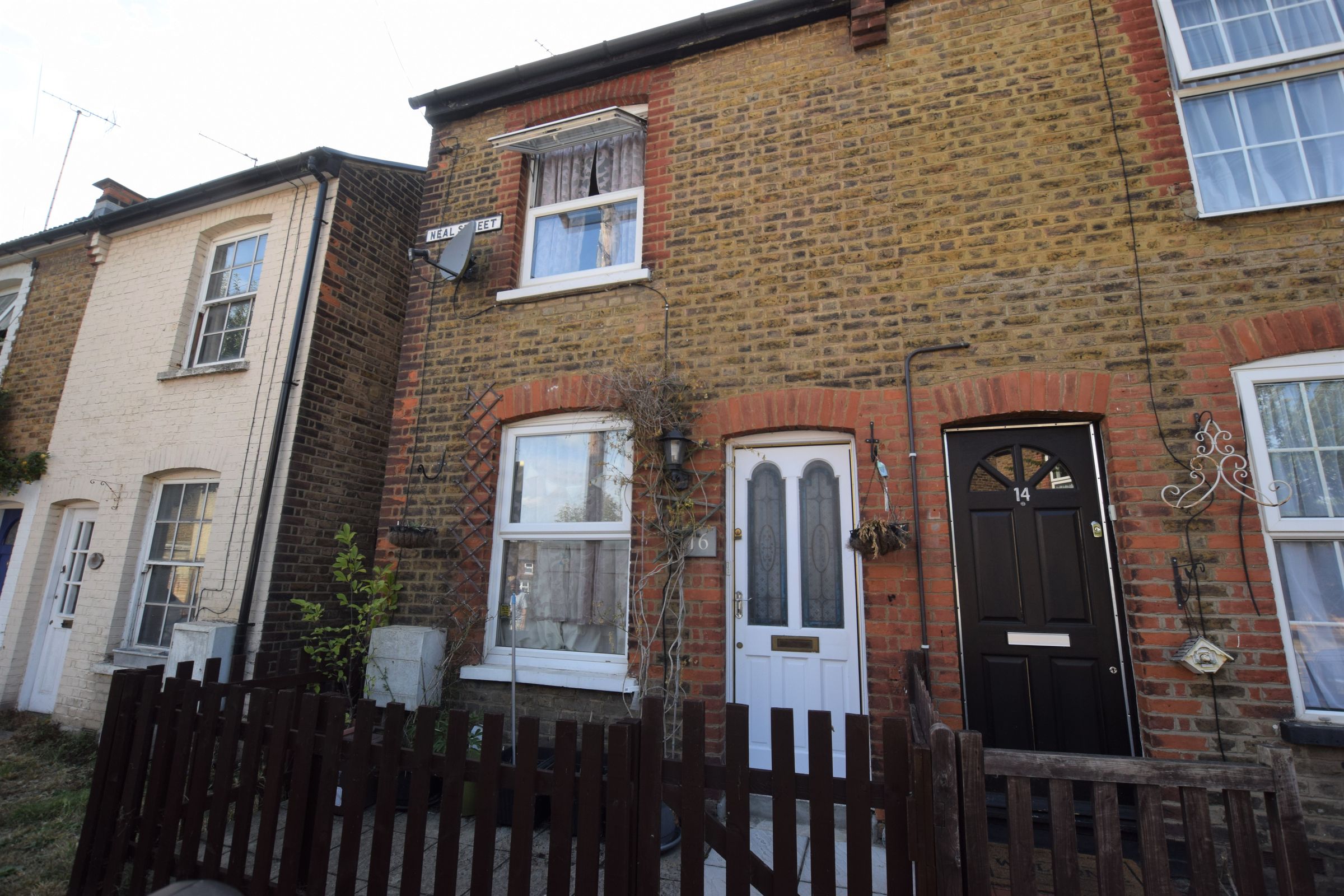 2 bed end terrace house for sale in Neal Street, Watford WD18 Zoopla