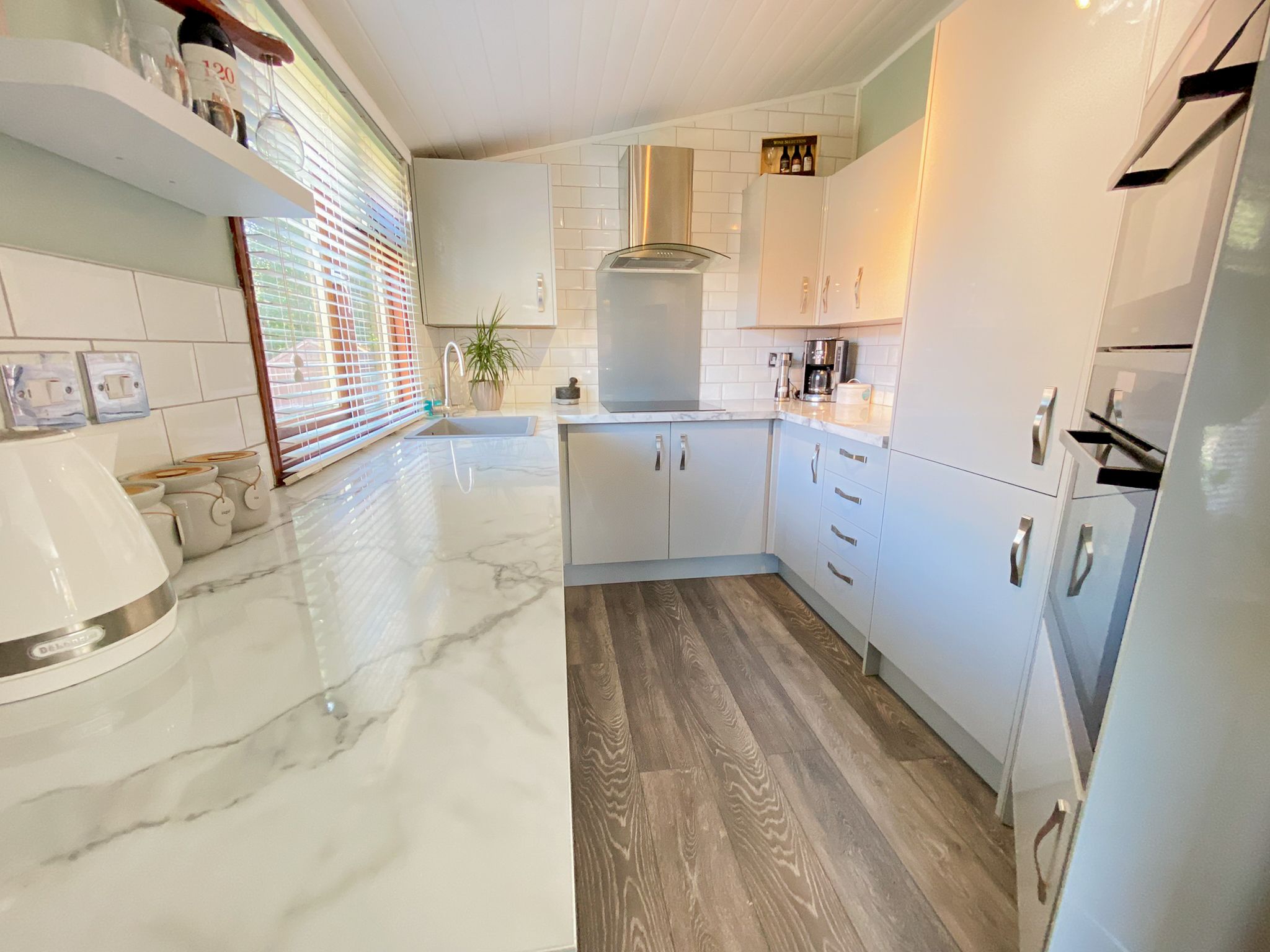 2 bed mobile/park home for sale in Lagoona Park, Moira Road, Overseal, Swadlincote DE12 Zoopla