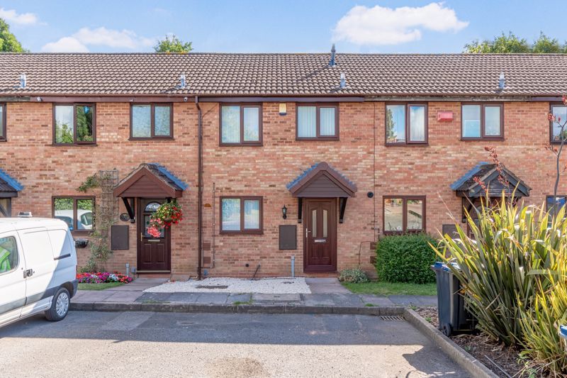 2 bed terraced house to rent in Chesterfield Close, West Heath