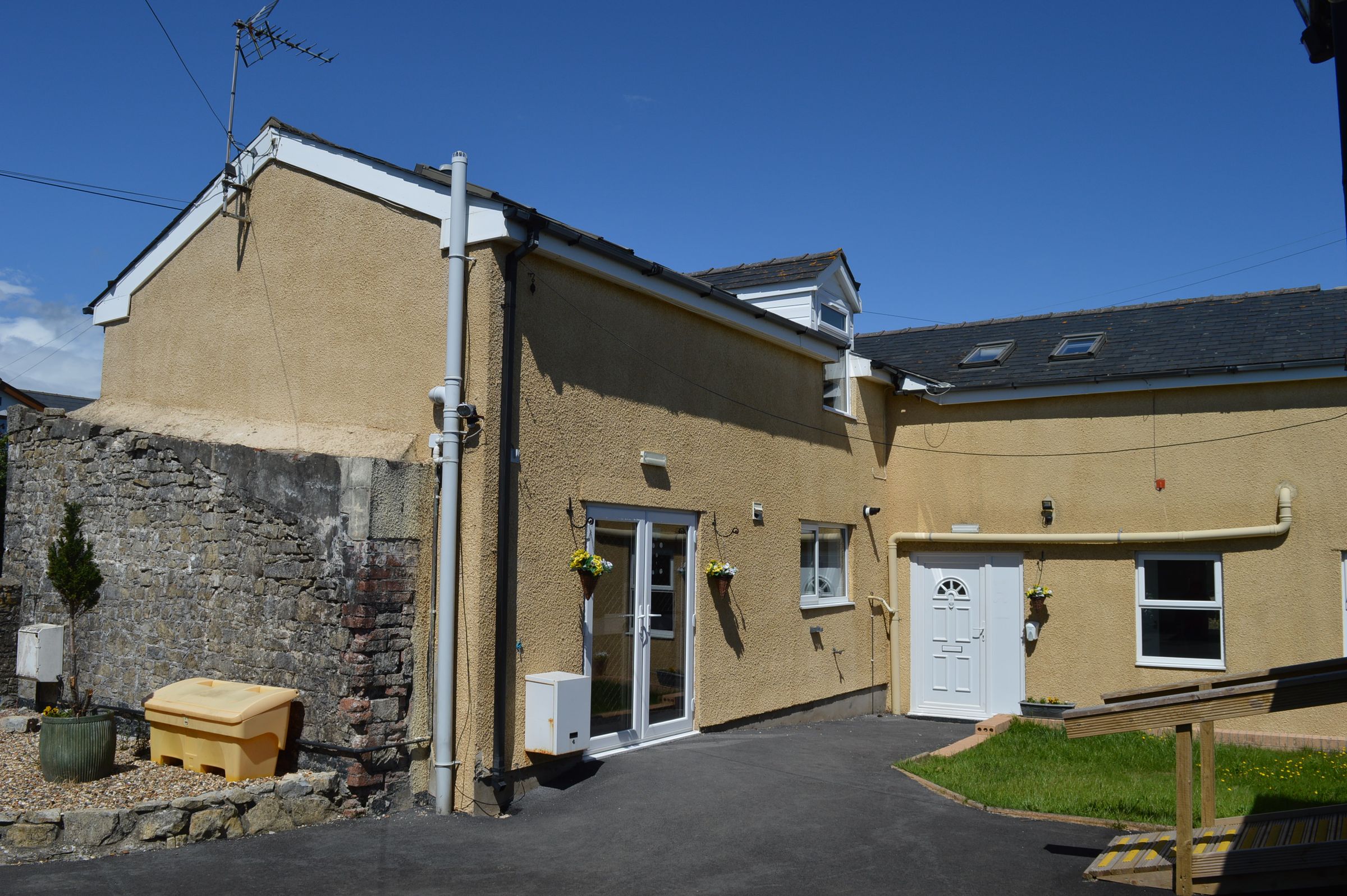 5 bed detached house for sale in Tyle House Close, Llanmaes, Llantwit Major CF61 Zoopla