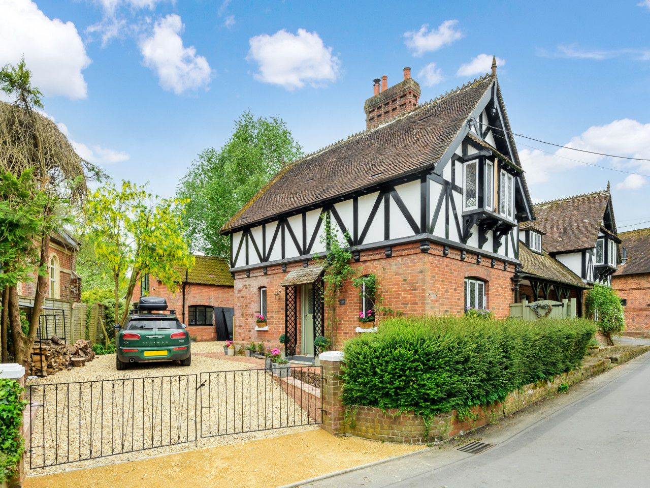 4 bed semidetached house for sale in Iwerne Minster, Blandford Forum