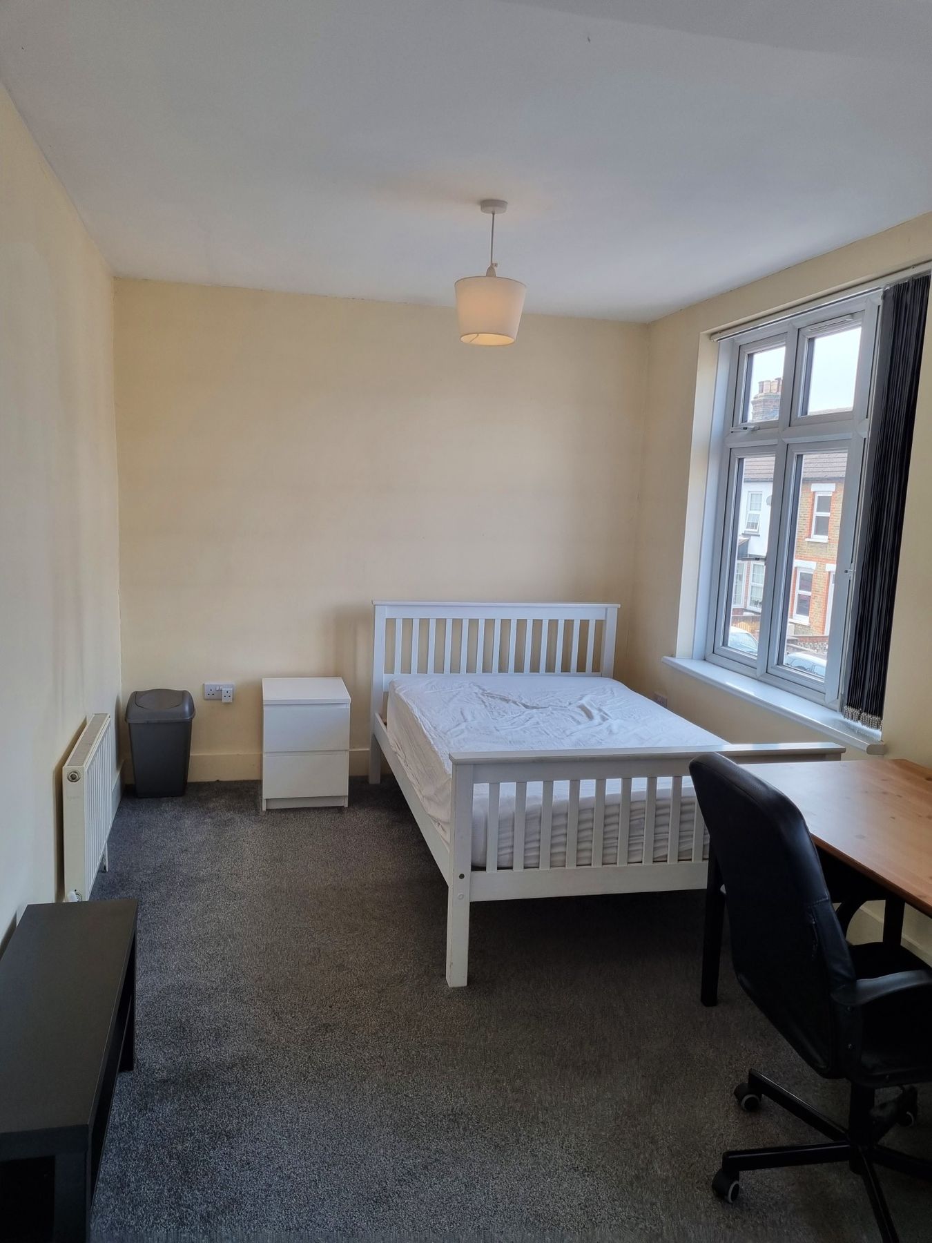 Room to rent in Melville Road, Rainham RM13 Zoopla