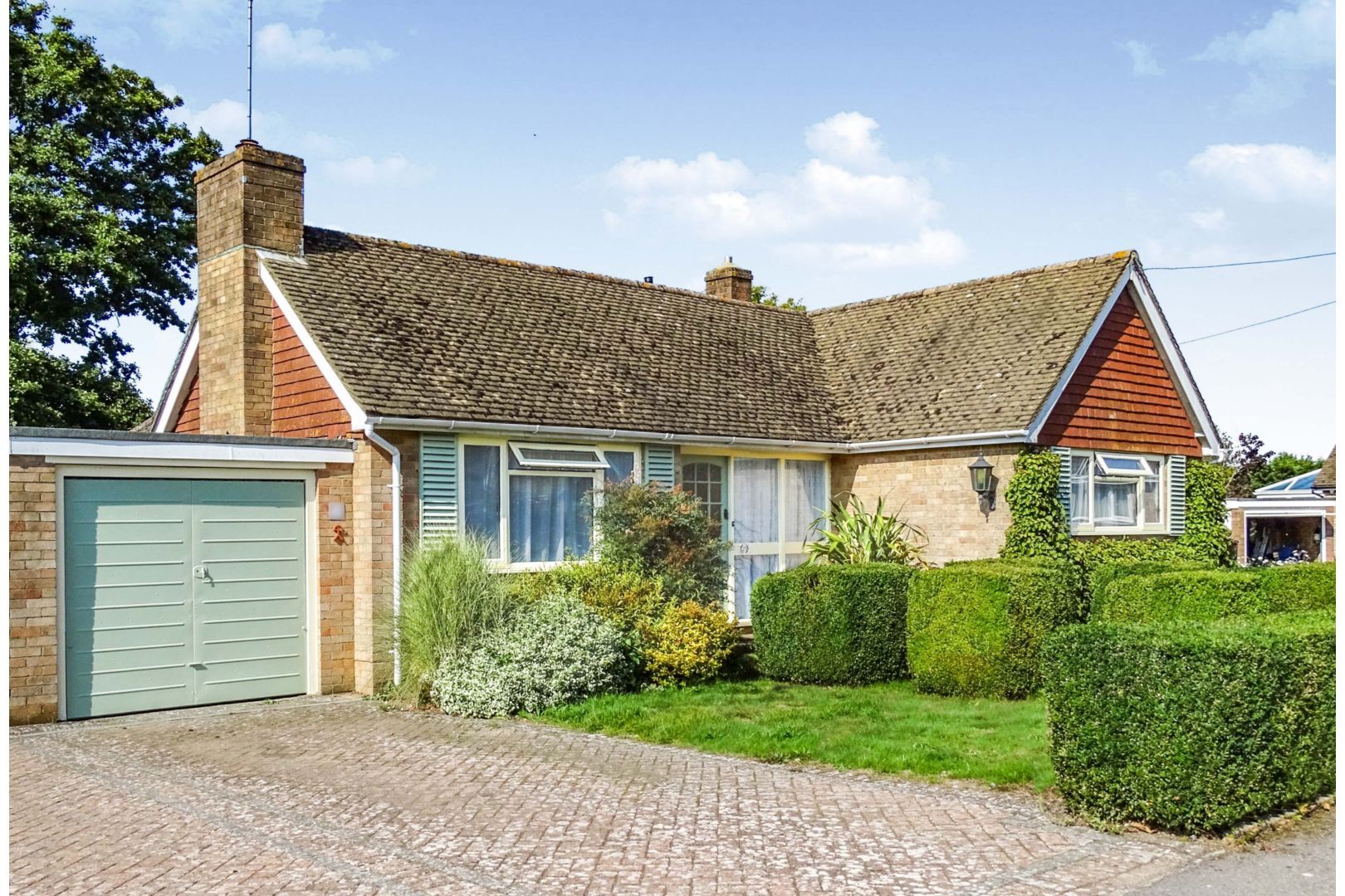 2 bed detached bungalow for sale in Ivy Close, Westergate, Chichester