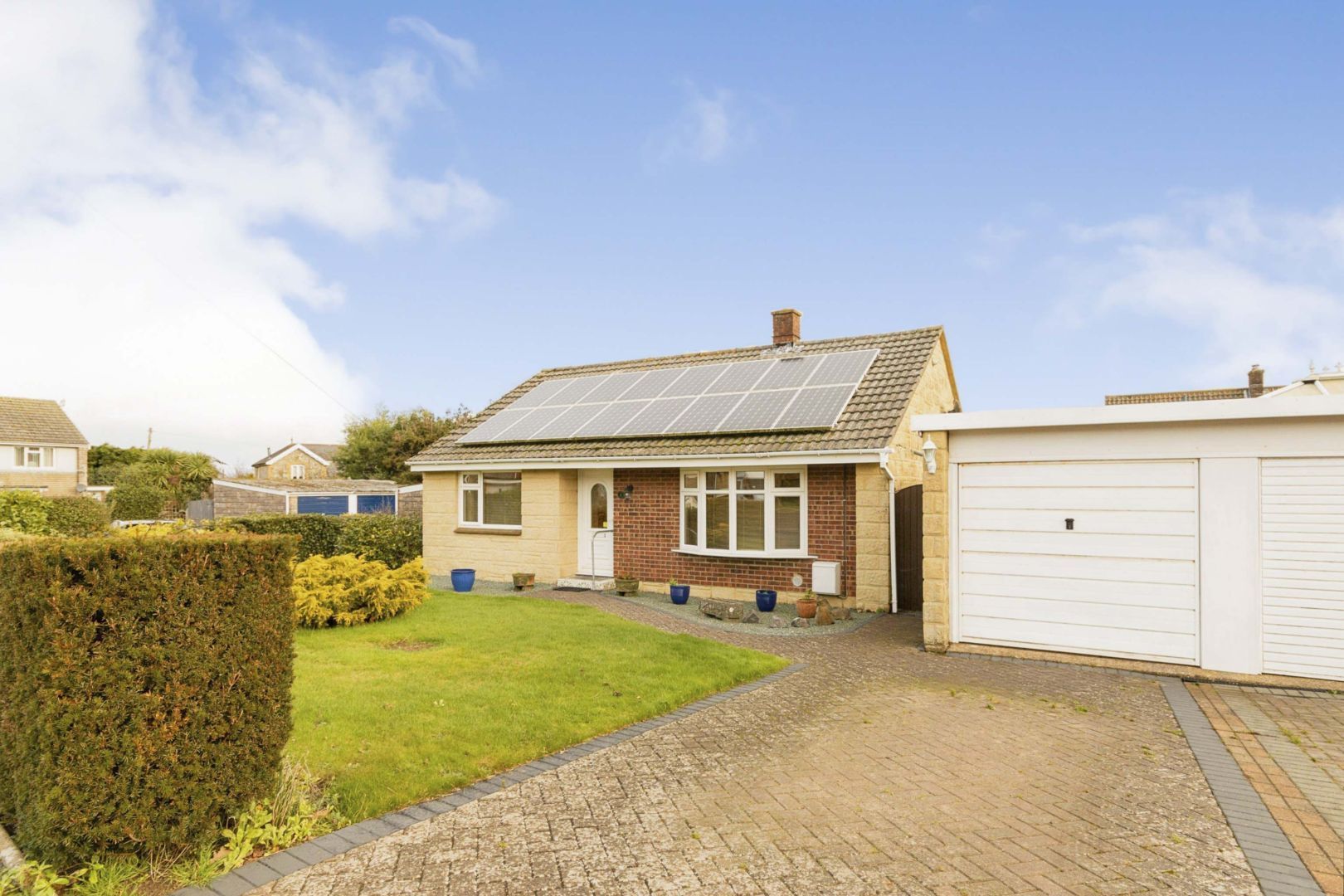 3 bed detached bungalow for sale in Yarborough Close, Godshill PO38