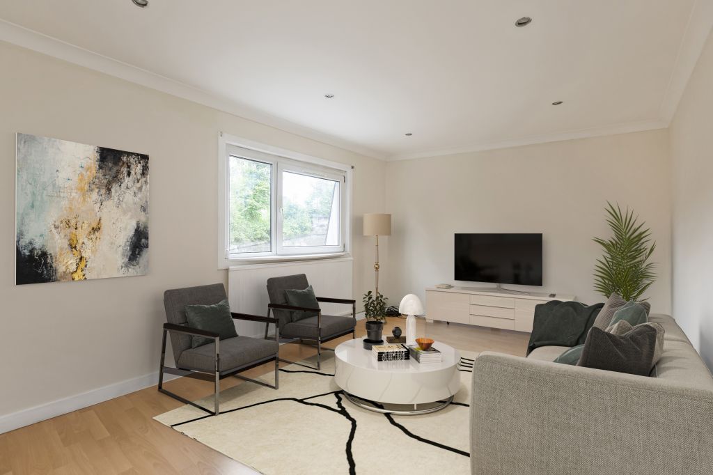 10A, Brand Place, Abbeyhill, Edinburgh EH8  