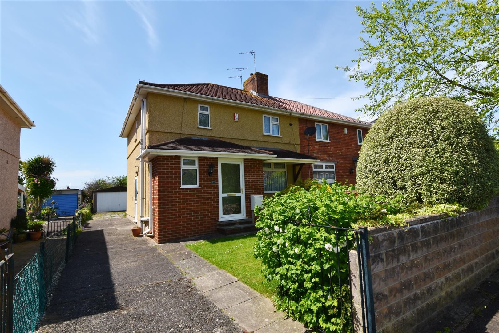 3 bed semidetached house for sale in Queenshill Road, Knowle Park