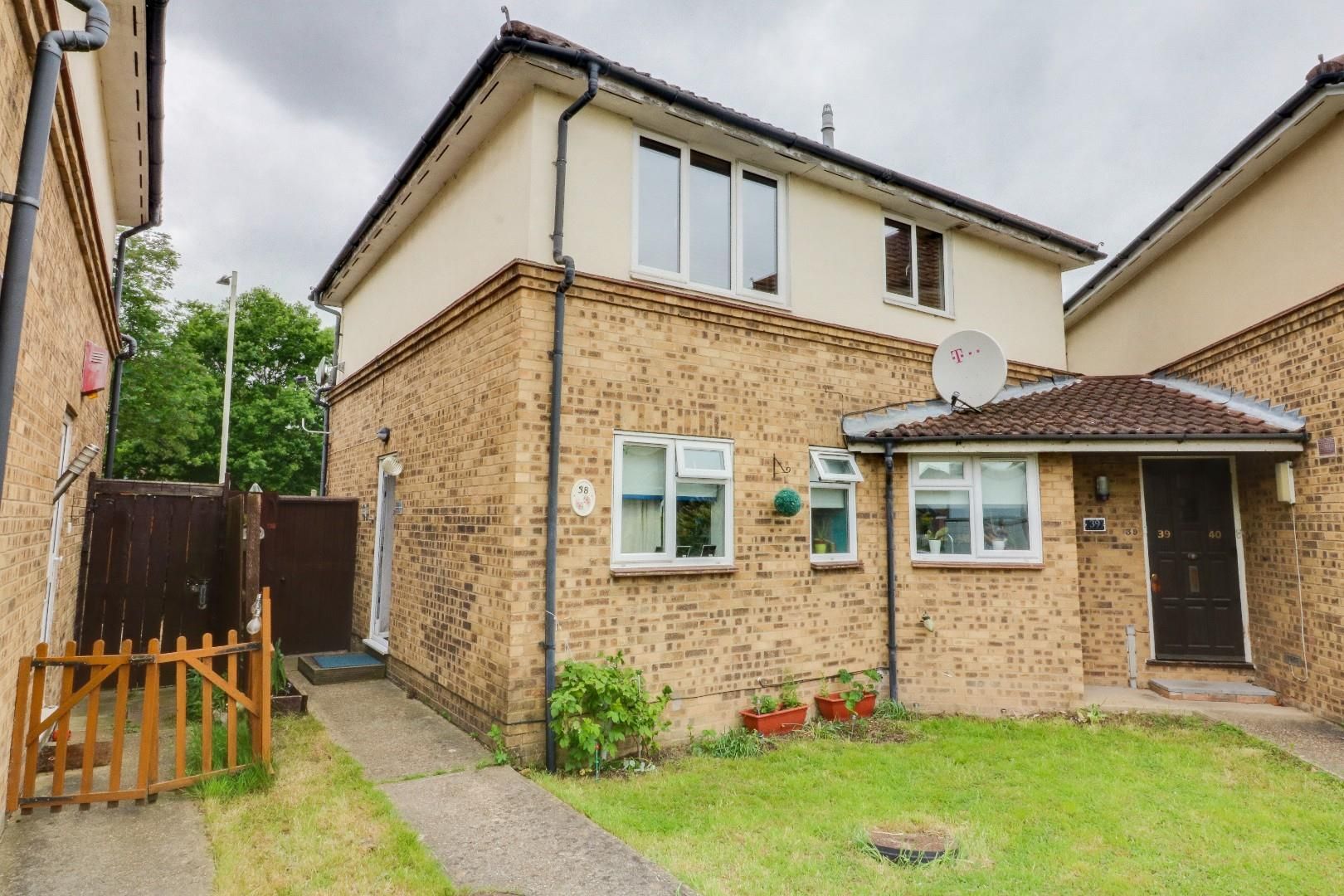 2 bed for sale in Shirley Gardens, Pitsea, Basildon SS13