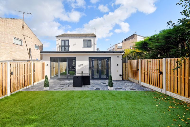 4 bed linkdetached house for sale in Chapel Road, Chapeltown