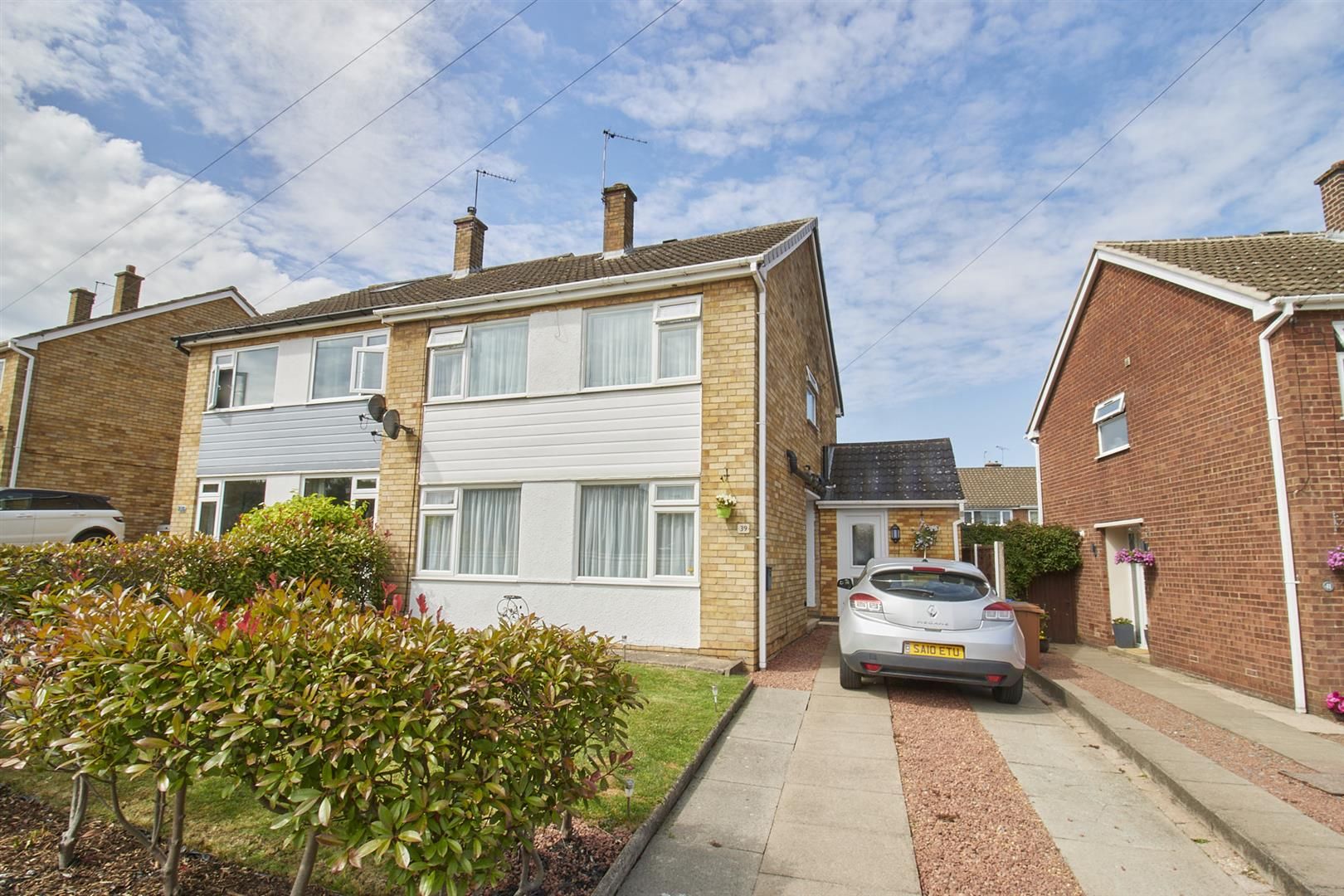 3 bed semidetached house for sale in Boyslade Road, Burbage, Hinckley