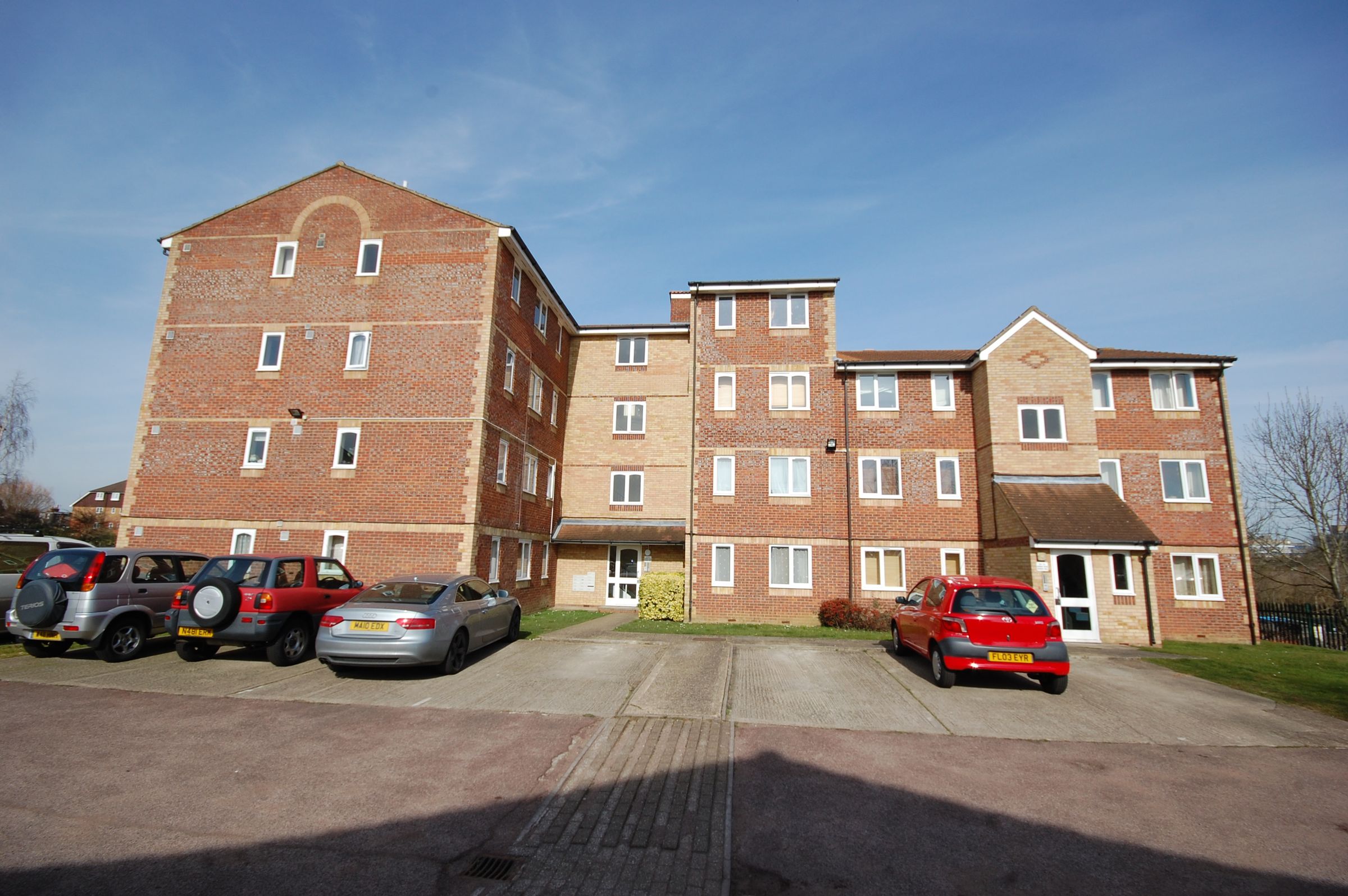 1 bed flat for sale in Pioneer Way, Watford WD18 Zoopla