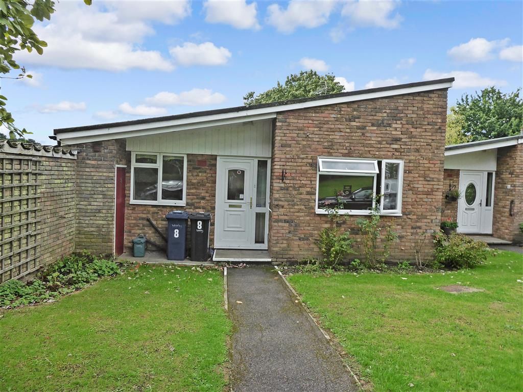 2 bed bungalow for sale in Park Drive, Cranleigh, Surrey GU6 Zoopla
