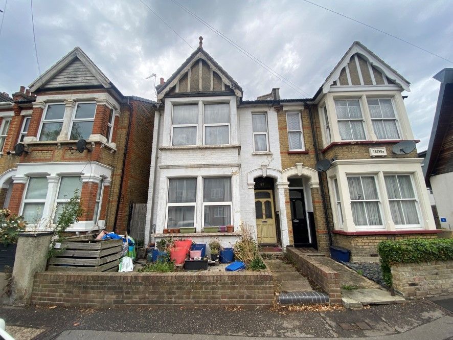 3 bed semidetached house for sale in 47 Leigh Hall Road, LeighOnSea