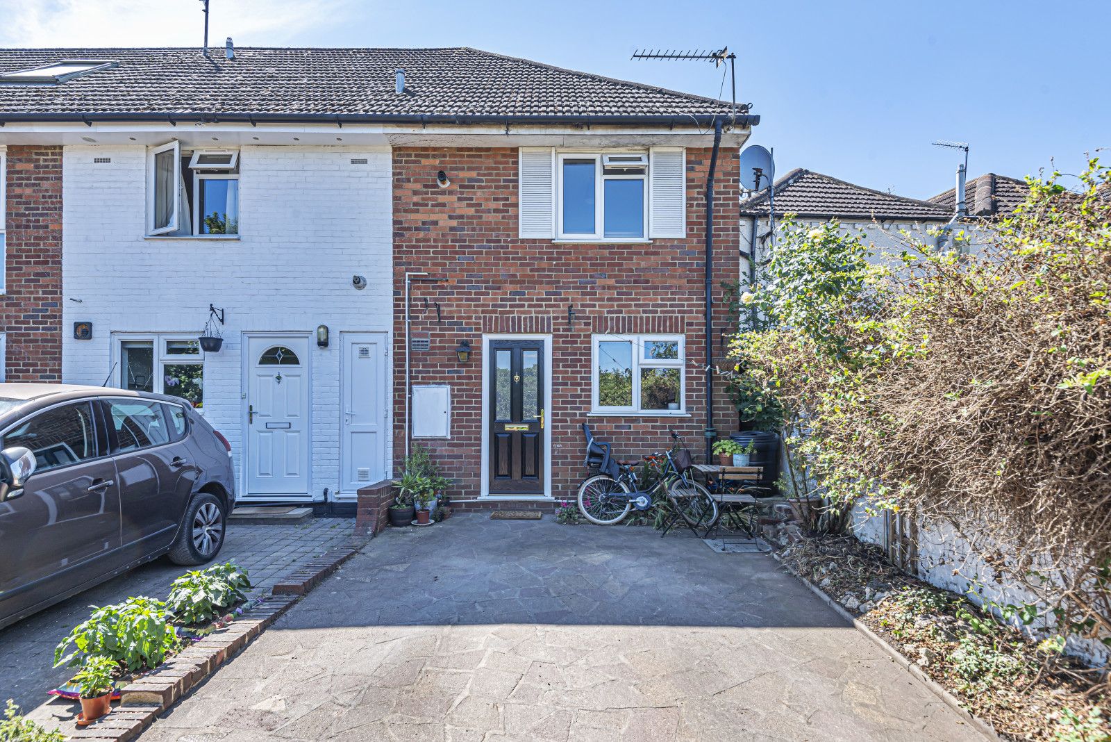 2 bed end terrace house for sale in Townsend Lane, Woking GU22 Zoopla