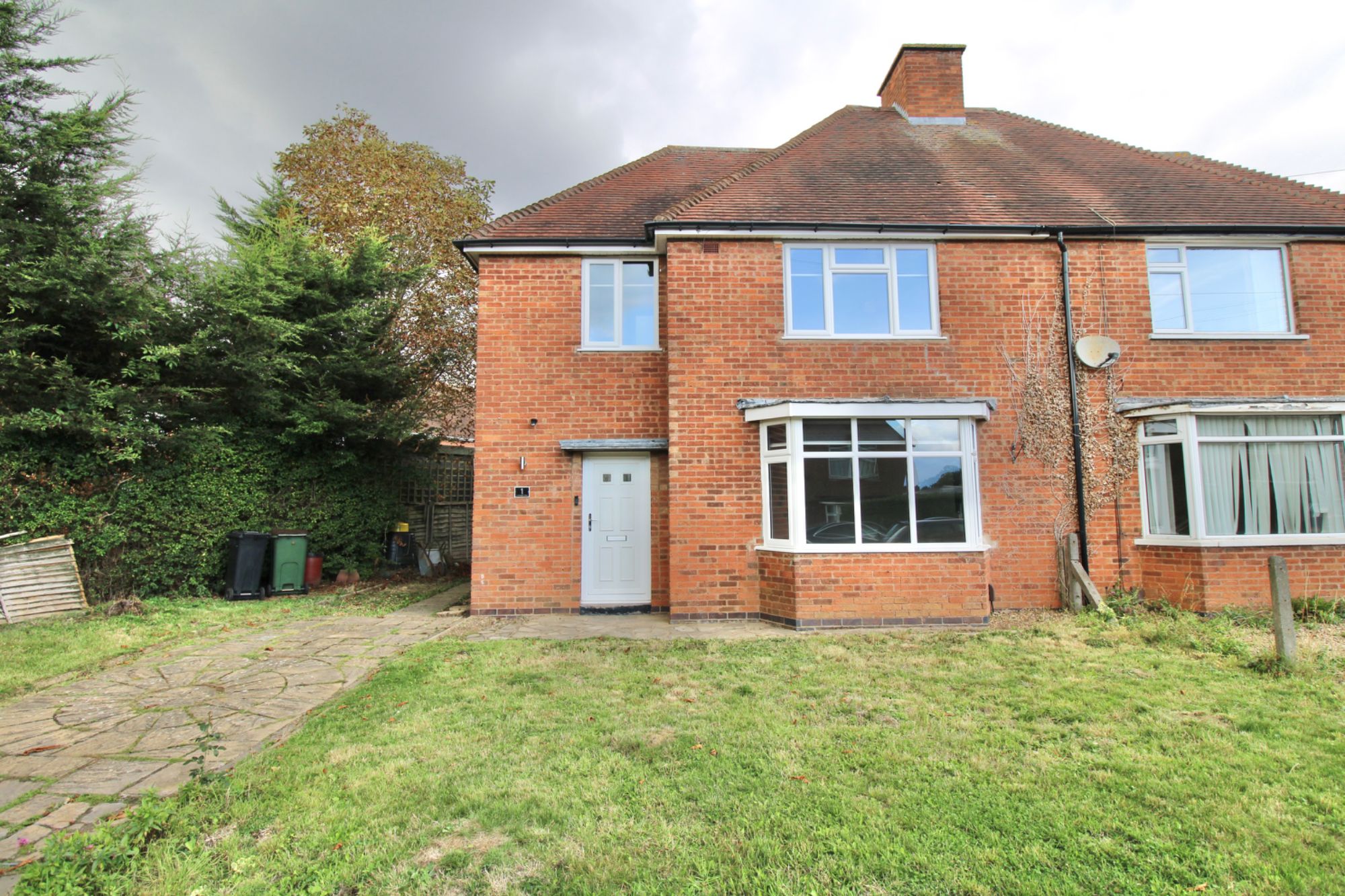 3 bed semidetached house for sale in Cartwright Drive, Oadby