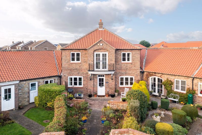 4 bed property for sale in Filey YO14 Zoopla