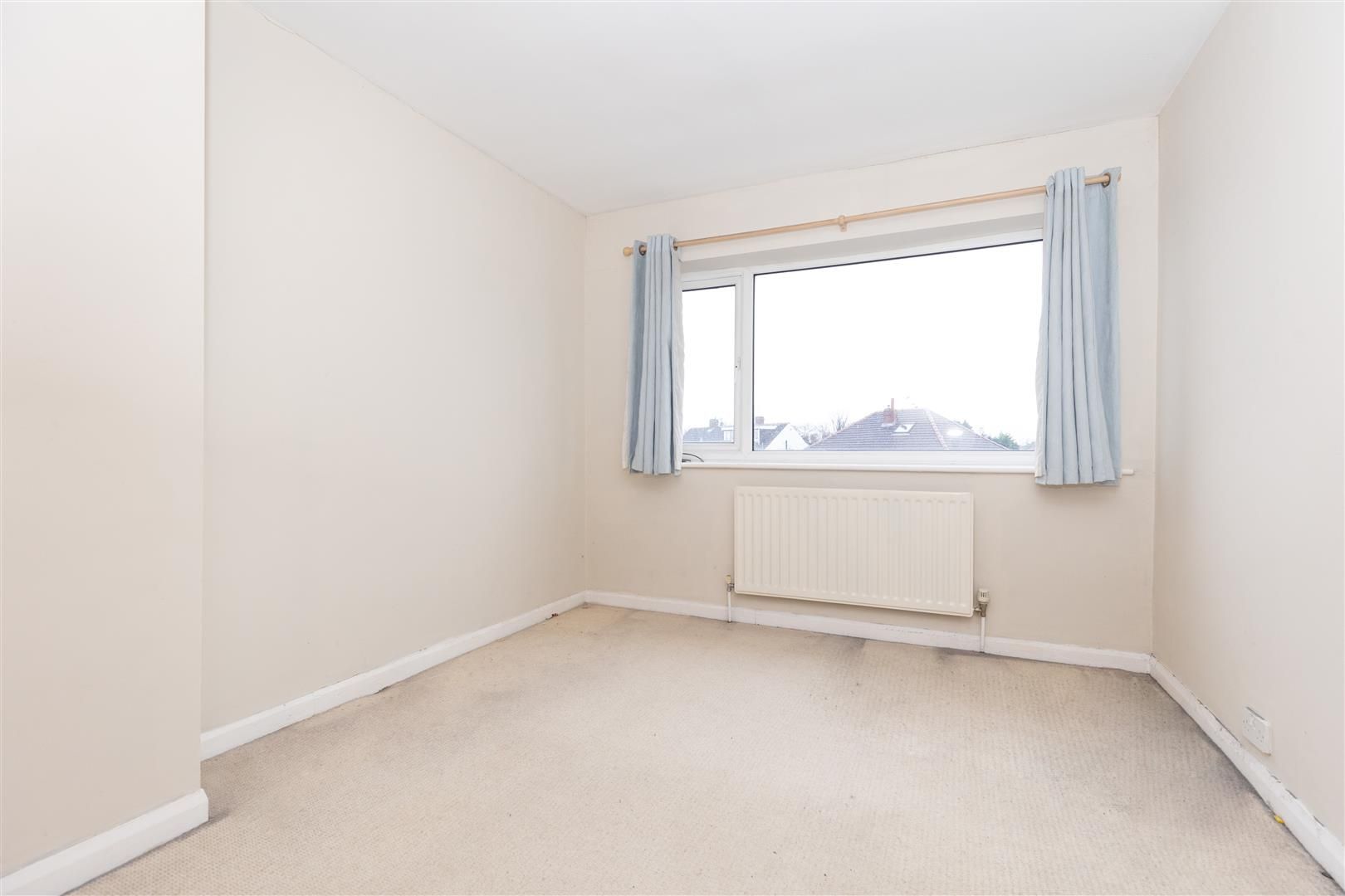 4 bed semidetached house for sale in Lowther Grove, Garforth, Leeds LS25 Zoopla