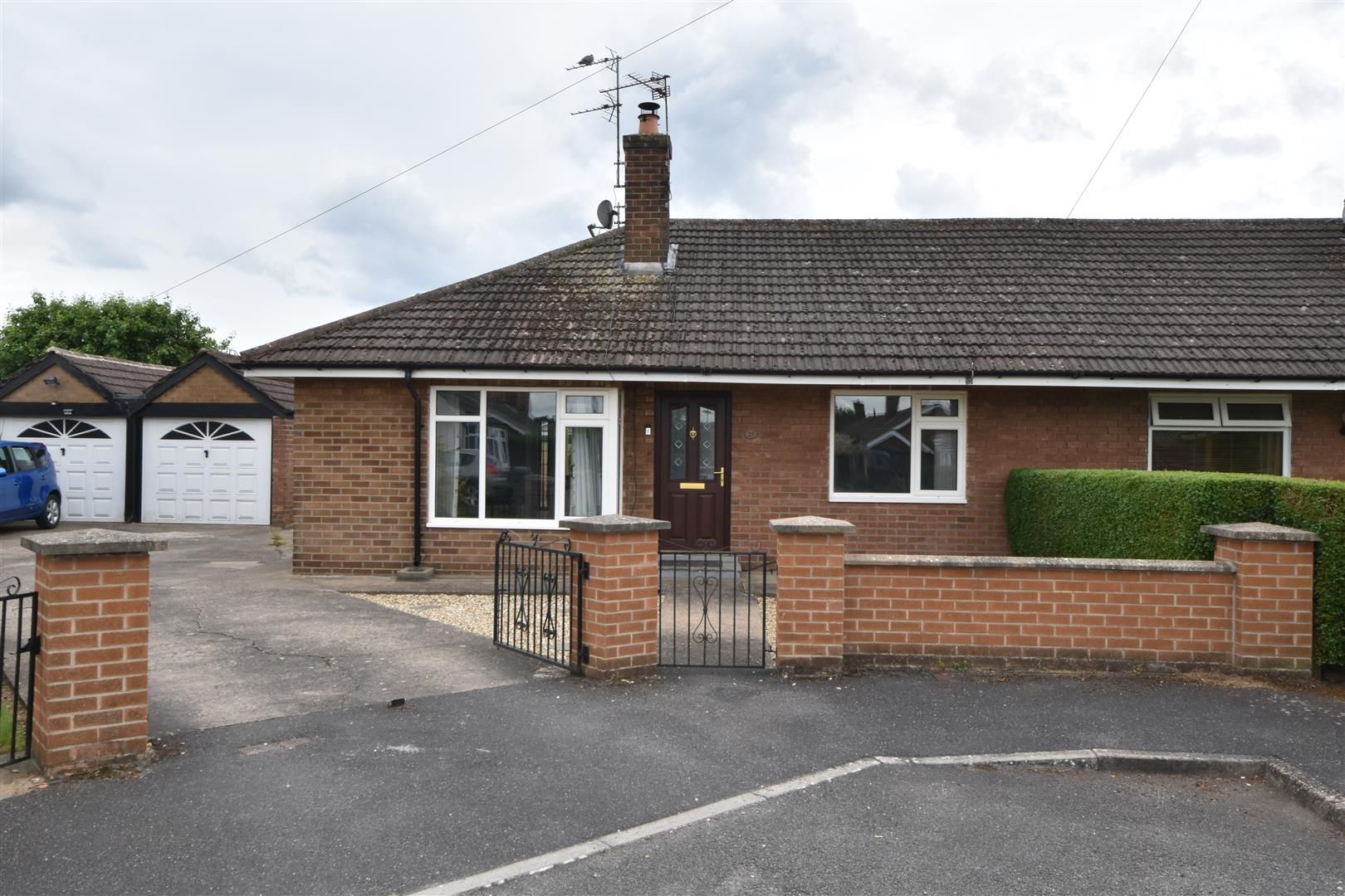 3 bed semidetached bungalow for sale in Village Way, Farndon, Newark