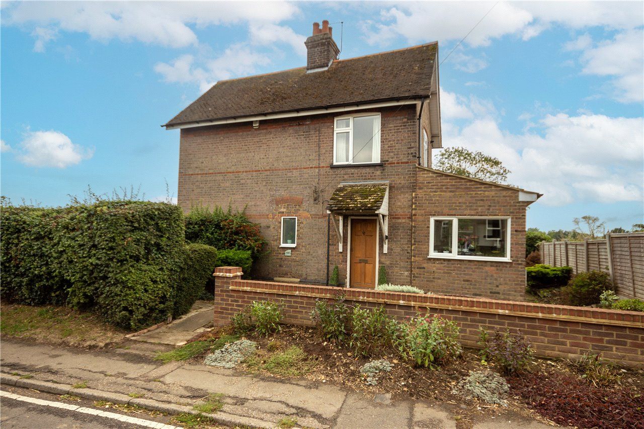 3 bed detached house for sale in Woodside Road, Woodside, Luton