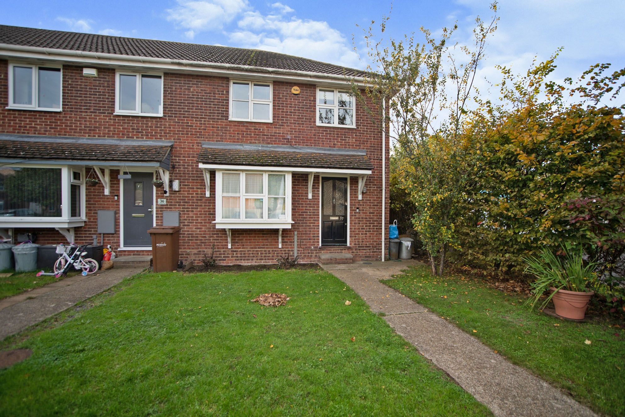 3 bed end terrace house for sale in Cranmere Court, Strood, Rochester