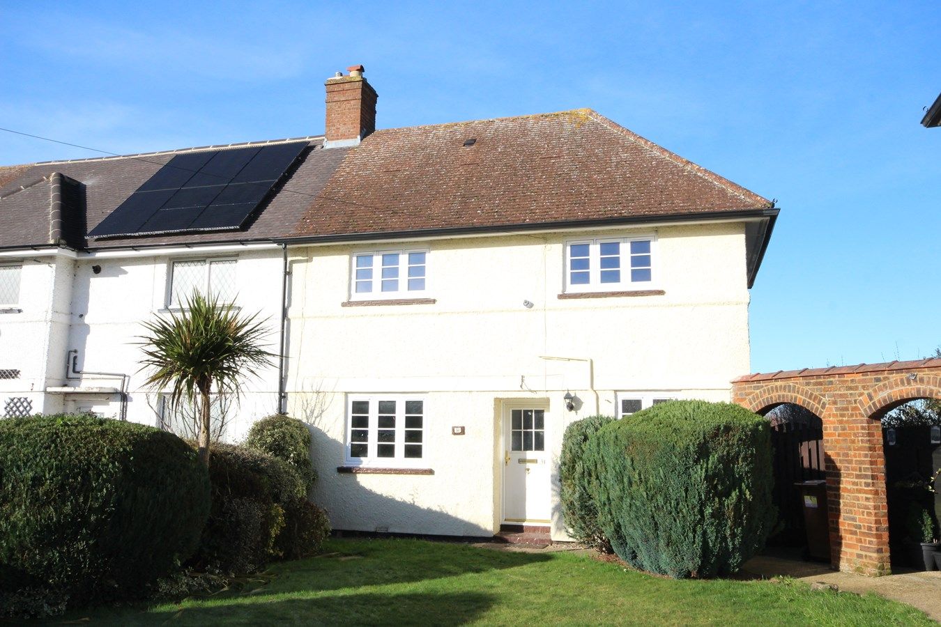 3 bed semidetached house for sale in Hillbrow, Letchworth Garden City