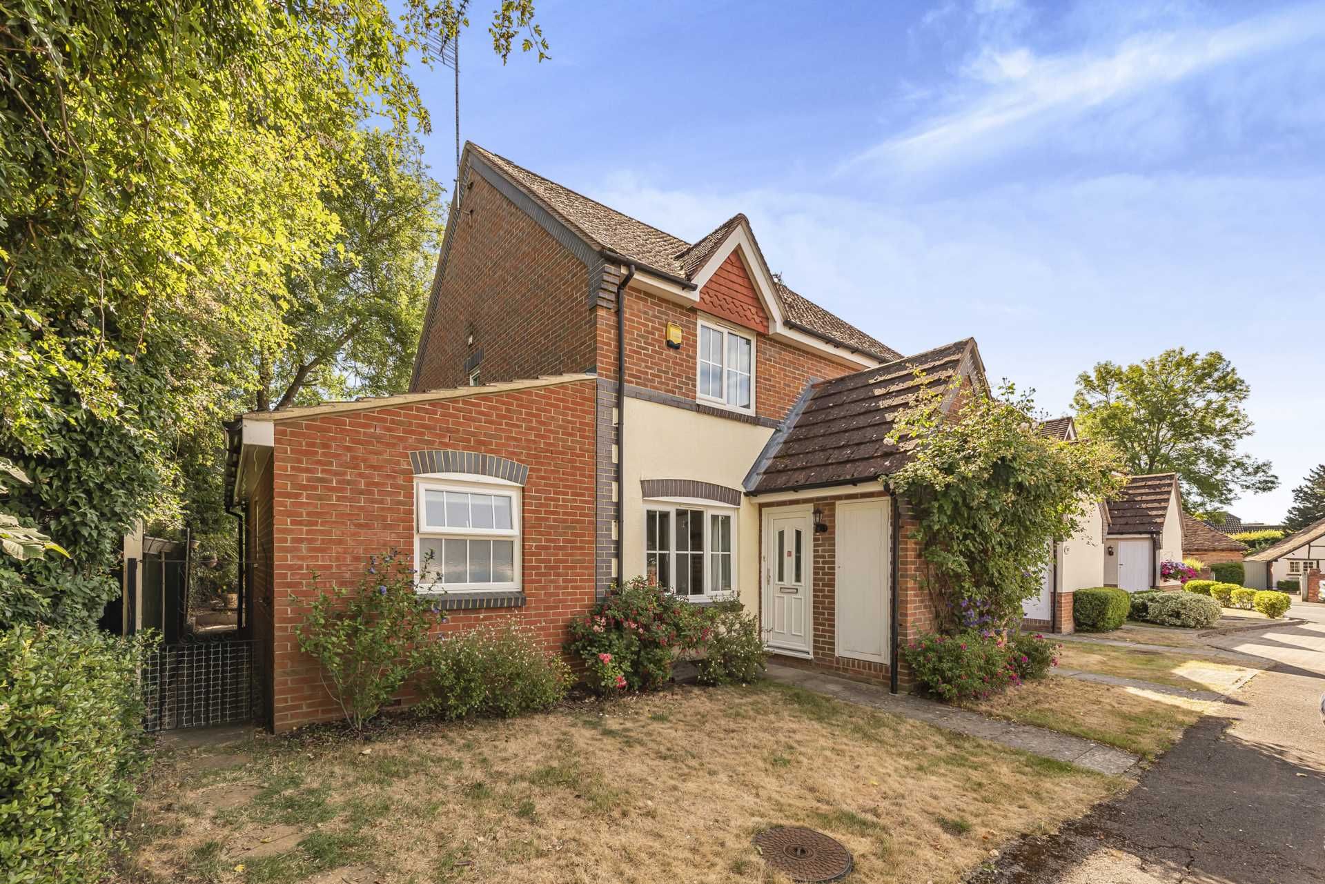 3 bed end terrace house for sale in Clover Close, Wokingham RG40 Zoopla